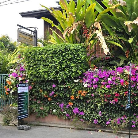 Siriwan Hostel Chiang Mai Esterno foto