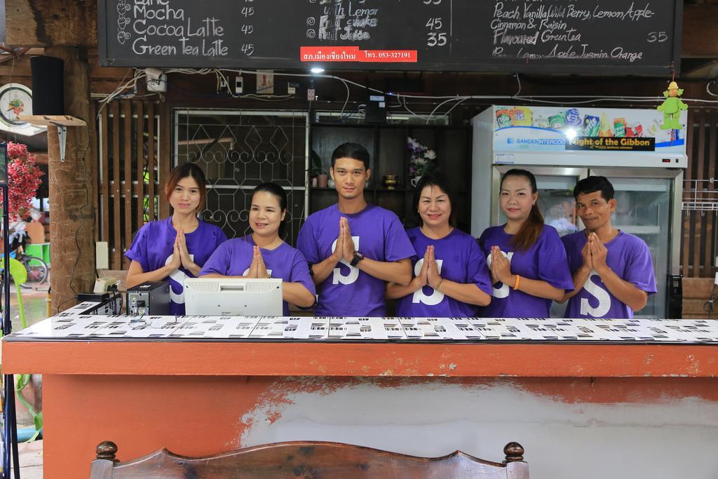 Siriwan Hostel Chiang Mai Esterno foto