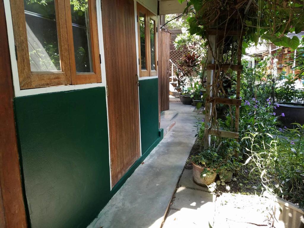 Siriwan Hostel Chiang Mai Esterno foto