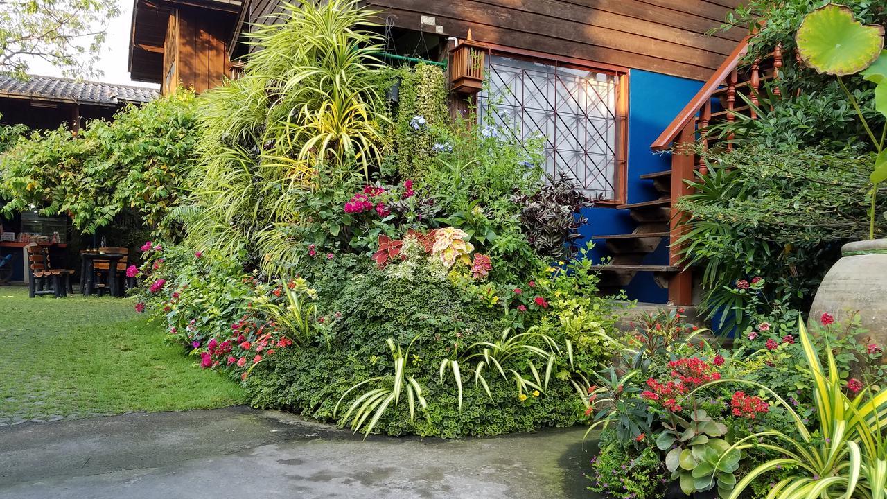 Siriwan Hostel Chiang Mai Esterno foto