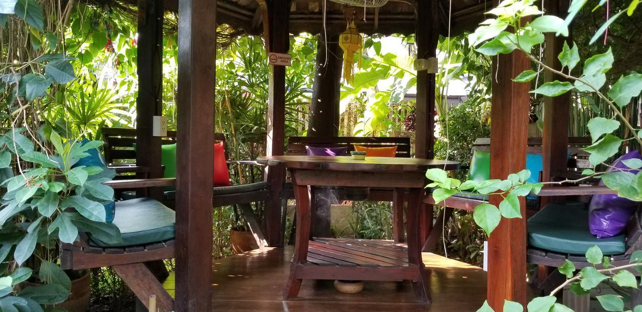 Siriwan Hostel Chiang Mai Esterno foto